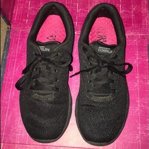 Sketchers GoRun black sneakers